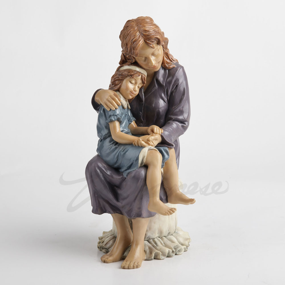 Art And Craft For Mother'S Day - รูปปั้นเรซิ่นแม่และลูกสาวกอดกัน รูปปั้นครอบครัวแสนอบอุ่น ของตกแต่งบ้าน ของประดับตกแต่งโต๊ะทำงาน งานศิลปะ ของขวัญวันแม่